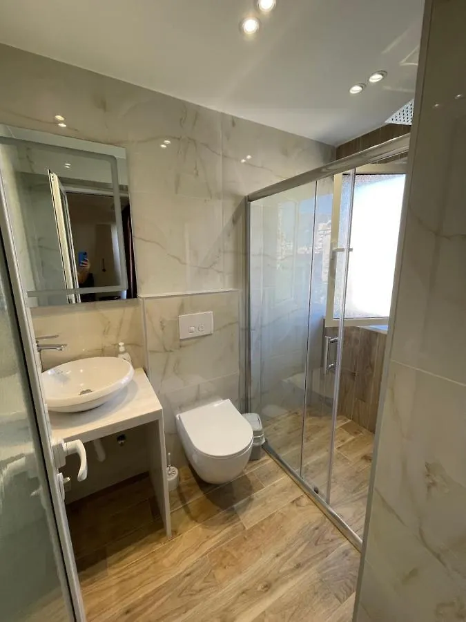 Boutique Central Studio Apartments Tirana